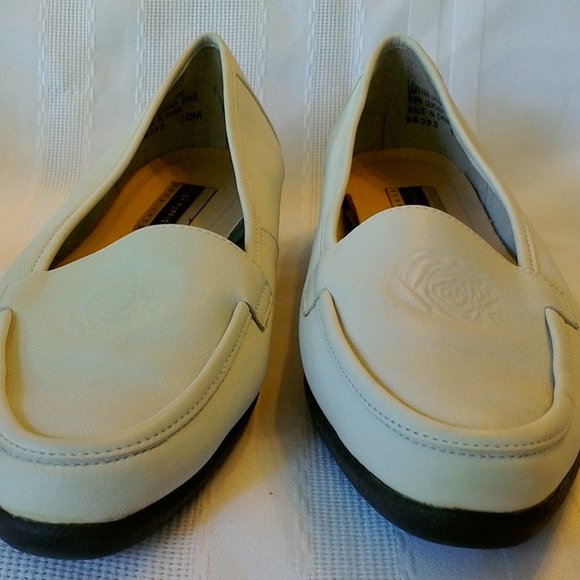 Hush Puppies Posey 10M white leather flats - Picture 1 of 7